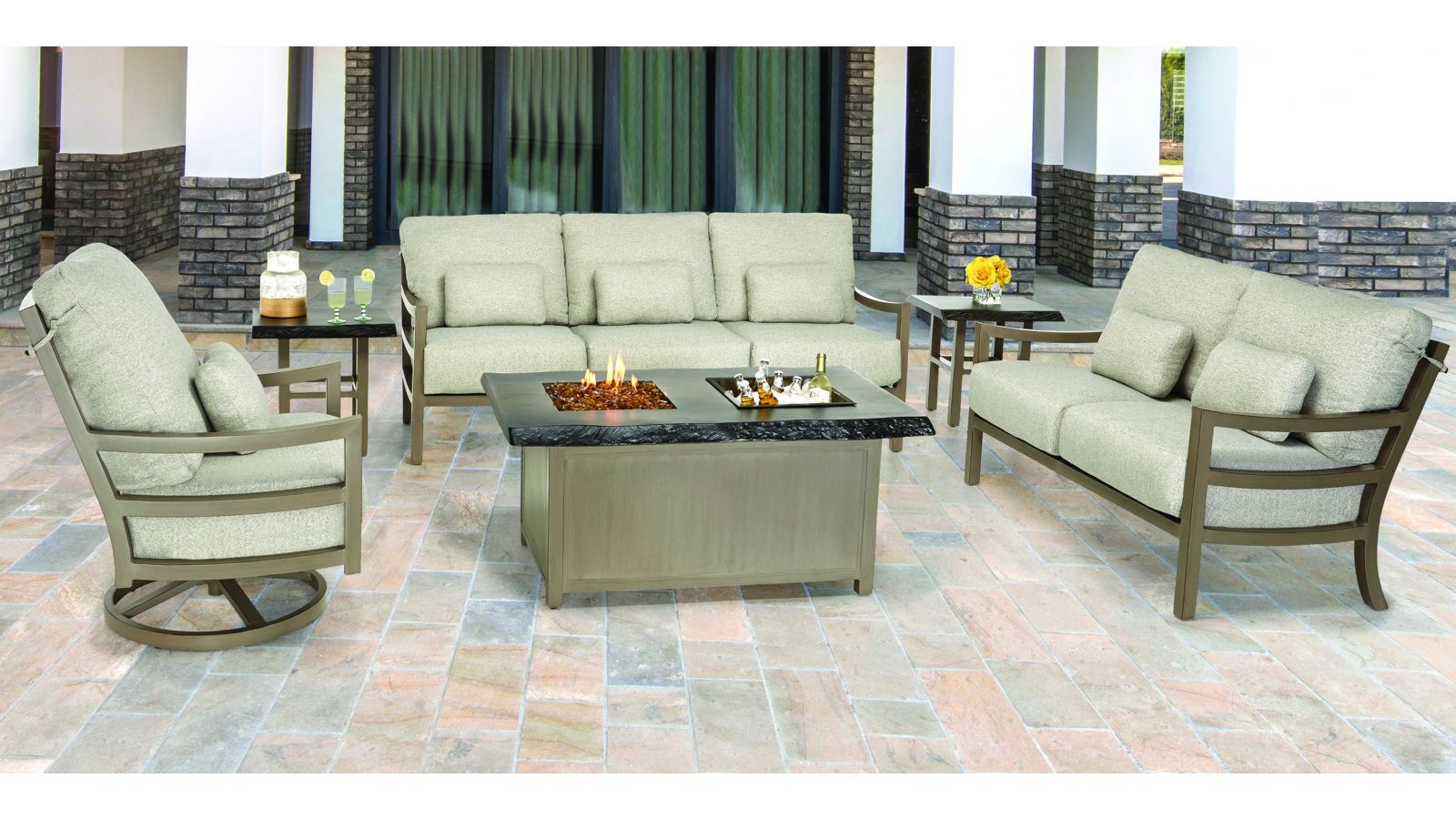 ROMA Deep Seating w/ Fire and Ice Firepit